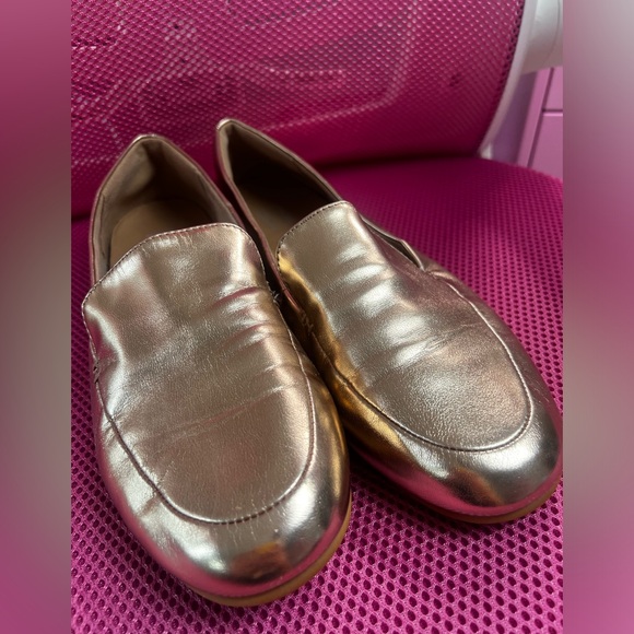 Fit Flop Rose Gold loafers, size 7 - Picture 2 of 7